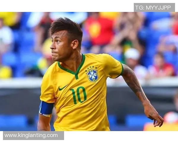 足球明星风采尽显瞬间捕捉让我们一起感受绿茵场上的激情与荣耀